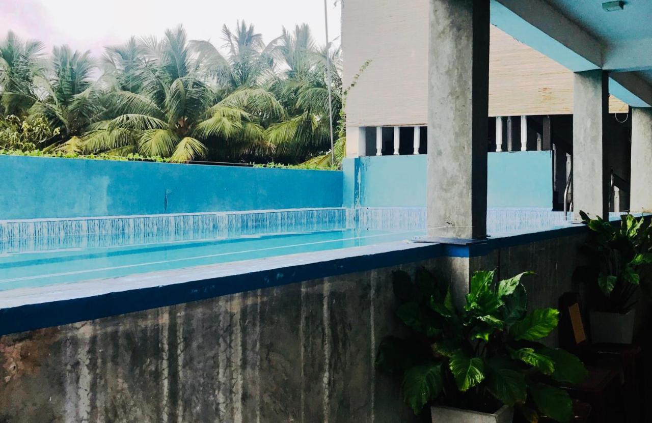 Sea Beach Resort Negombo Buitenkant foto