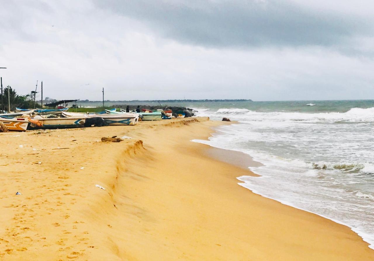 Sea Beach Resort Negombo Buitenkant foto