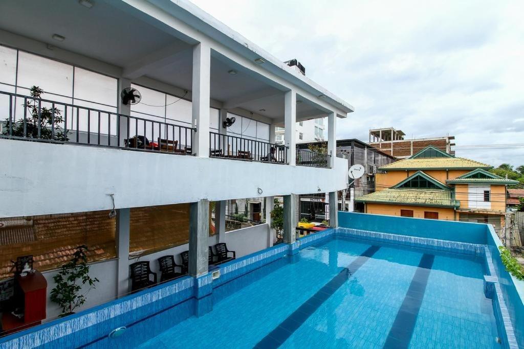 Sea Beach Resort Negombo Buitenkant foto
