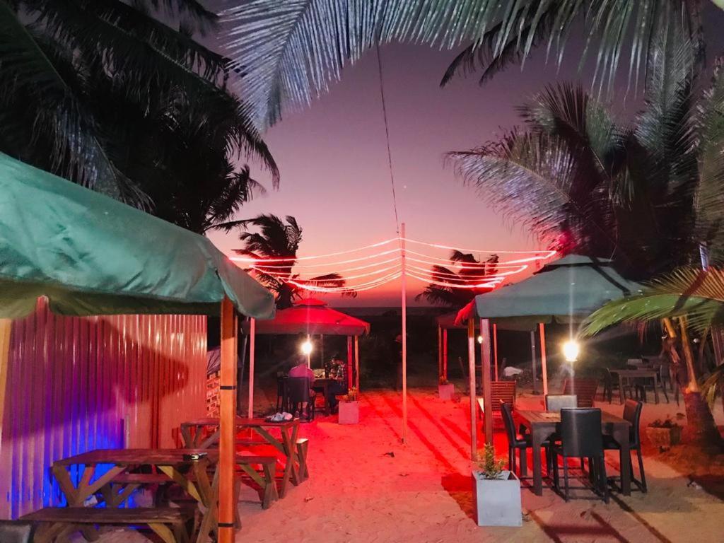 Sea Beach Resort Negombo Buitenkant foto